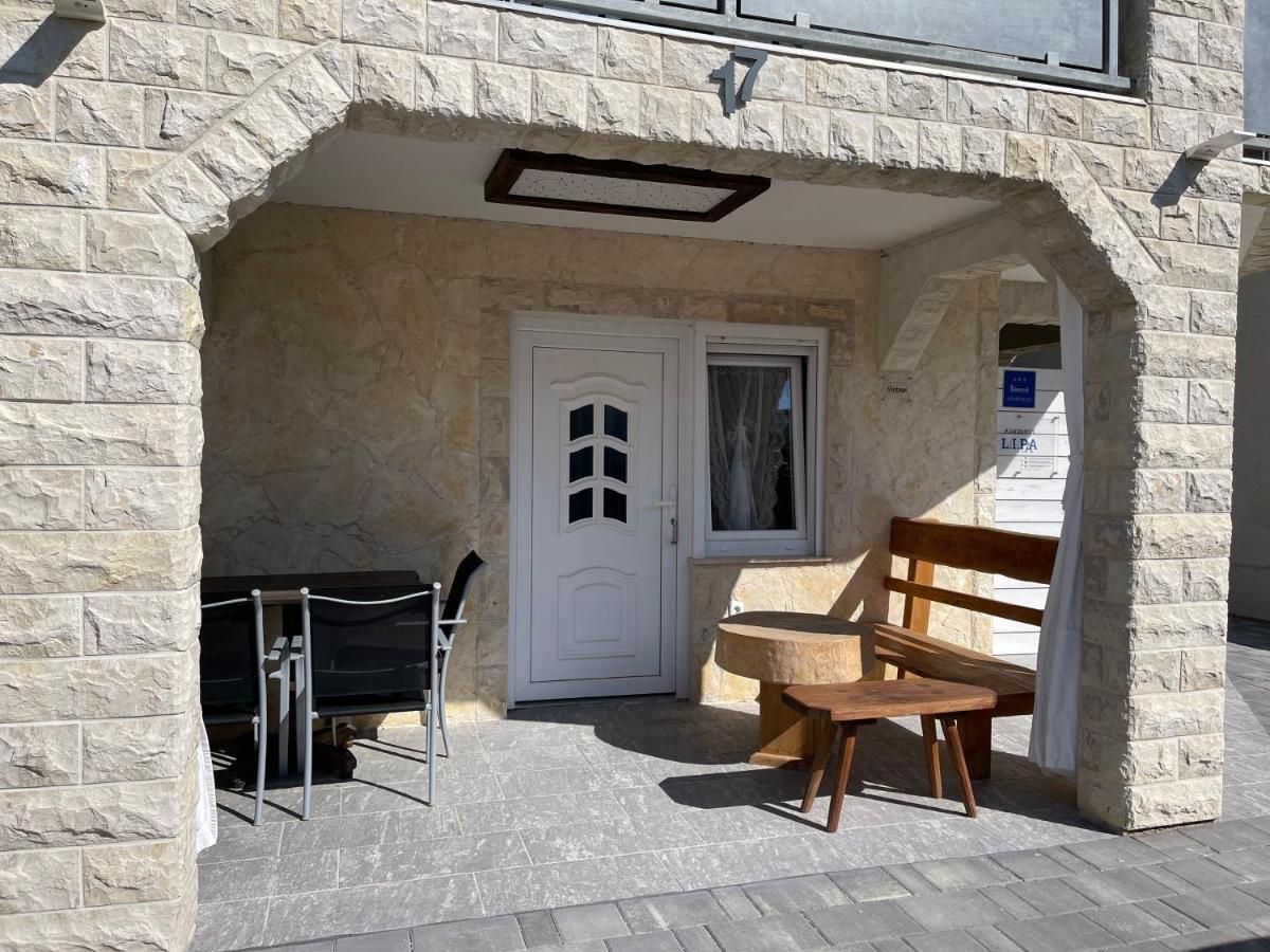 Apartment Lipa Vir Exterior photo